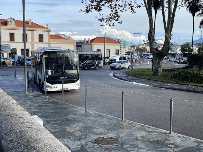 Grève des bus à Ajaccio : les chauffeurs bloquent à nouveau le centre-ville