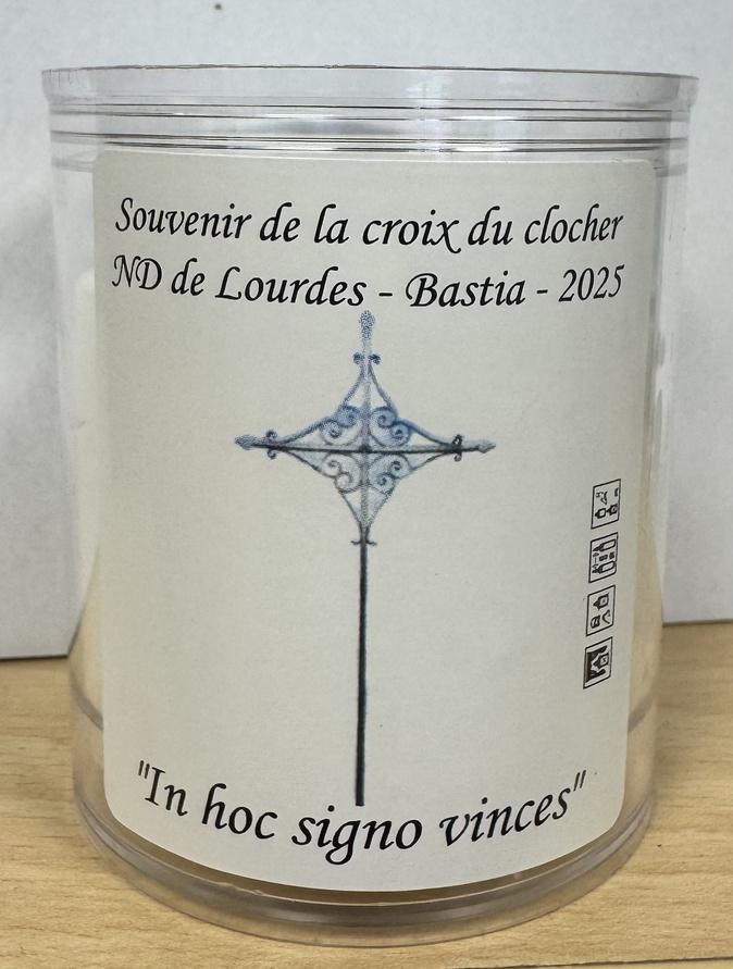 Bastia : Une nouvelle croix au clocher de Notre Dame de Lourdes Bastia : Une nouvelle croix au clocher de Notre Dame de Lourdes