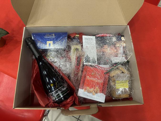 Le Centre communal d’action sociale de Bastia distribue 2 000 colis de Noël