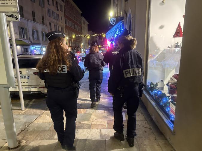 Bastia - Présence policière renforcée pour sécuriser les commerces et rassurer leurs clients Bastia - Présence policière renforcée pour sécuriser les commerces et rassurer leurs clients
