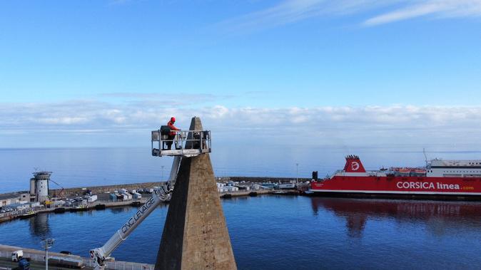 Une nouvelle croix trône au clocher de Notre-Dame-de-Lourdes à Bastia Une nouvelle croix trône au clocher de Notre-Dame-de-Lourdes à Bastia
