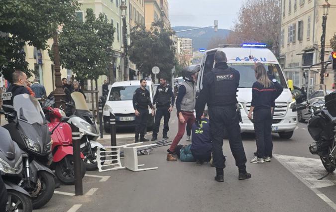 Ajaccio - Ce que l'on sait sur l'affaire de l'homme armé d’un couteau abattu par la police Ajaccio - Ce que l'on sait sur l'affaire de l'homme armé d’un couteau abattu par la police