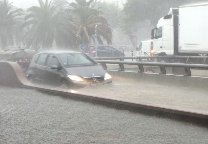 Intempéries - Près de Bastia la RT 11 fermée à la circulation à Biguglia