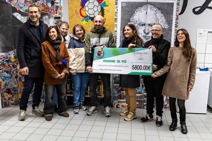 A Festa di a Nazione Calvese, Inseme si pò remet plus de 5 700 € aux écoles et au collège A Festa di a Nazione Calvese, Inseme si pò remet plus de 5 700 € aux écoles et au collège