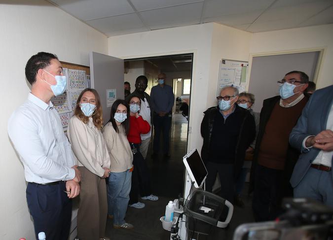 La Ligue contre le cancer offre un échographe au service pneumologie de l’hôpital de Bastia