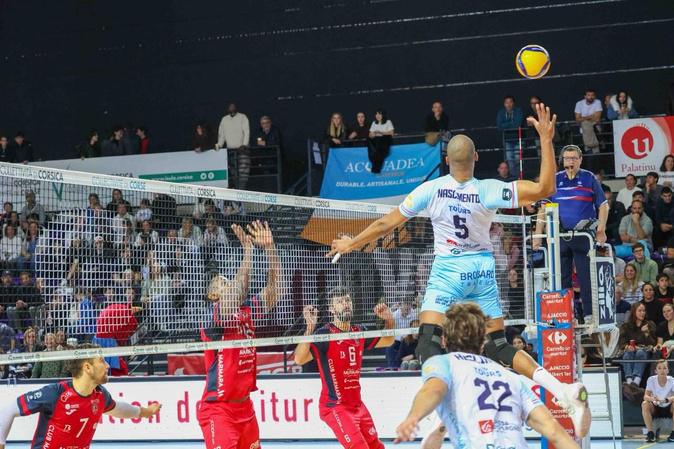 MSL Volley – Le GFC Ajaccio battu par Tours au Palatinu (0-3) MSL Volley – Le GFC Ajaccio battu par Tours au Palatinu (0-3)