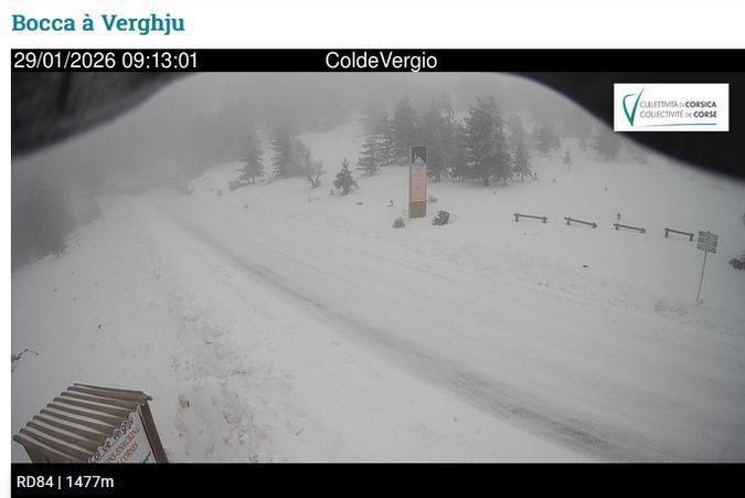 Neige : Circulation interdite aux véhicules articulés sur les principaux cols routiers Neige : Circulation interdite aux véhicules articulés sur les principaux cols routiers