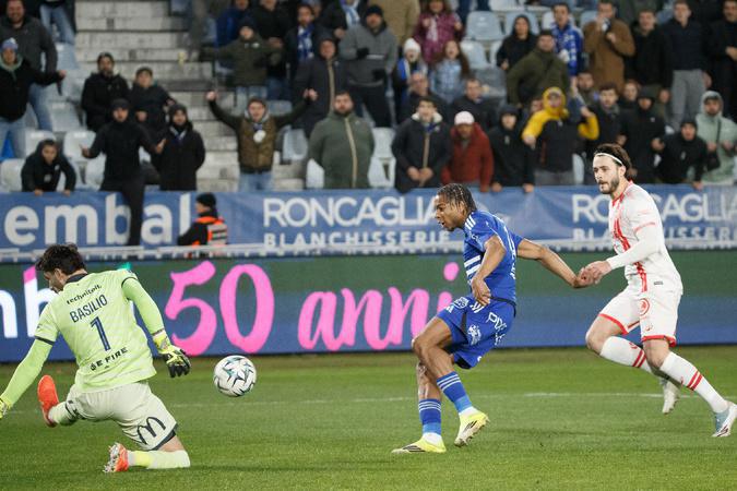 L’instant décisif - Une photo. Une seconde. Un match L’instant décisif - Une photo. Une seconde. Un match