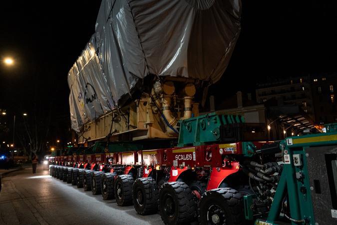 Ajaccio : Deuxième transport nocturne pour les moteurs de la future centrale du Ricanto Ajaccio : Deuxième transport nocturne pour les moteurs de la future centrale du Ricanto