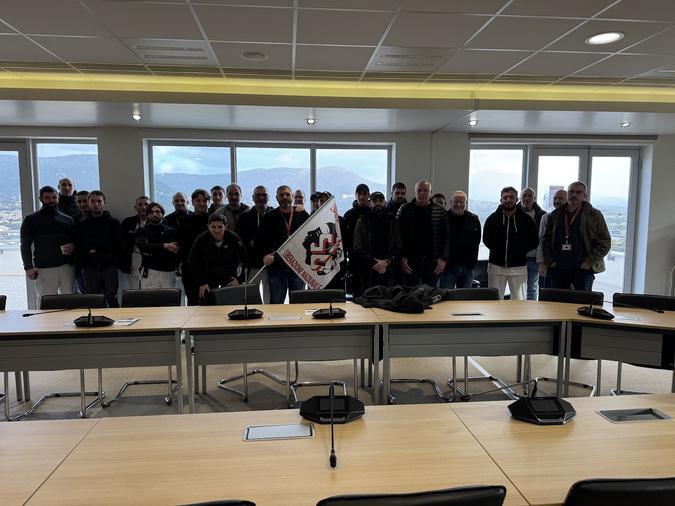 Une semaine après le début de leur mouvement, les brancardiers de l'hôpital d'Ajaccio durcissent le ton Une semaine après le début de leur mouvement, les brancardiers de l'hôpital d'Ajaccio durcissent le ton