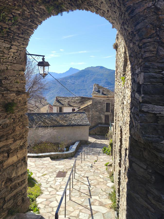 A màghjina - U San Pedrone vistu da u paese di Erbaghju