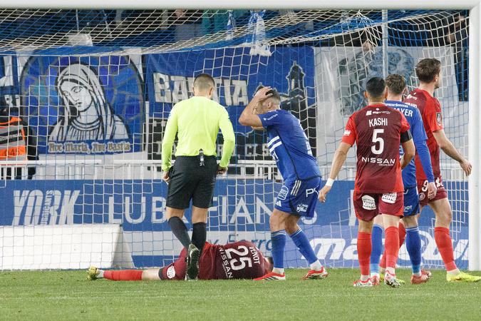 Après sa défaite face à Annecy : « une soirée cauchemardesque » pour le Sporting Après sa défaite face à Annecy : « une soirée cauchemardesque » pour le Sporting