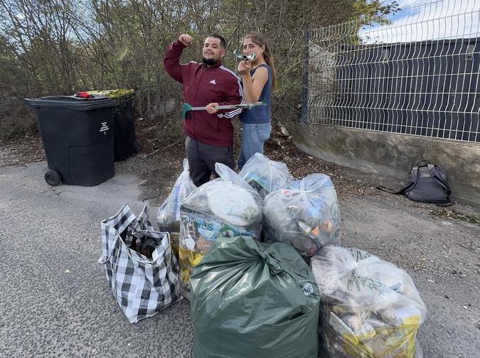 En Corse, un couple de Lyonnais relève des défis mêlant ramassage de déchets et aide aux agriculteurs