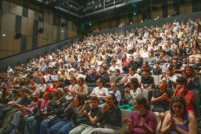 Nume &amp; Rick : une pièce de théâtre pour aborder les dangers du numérique