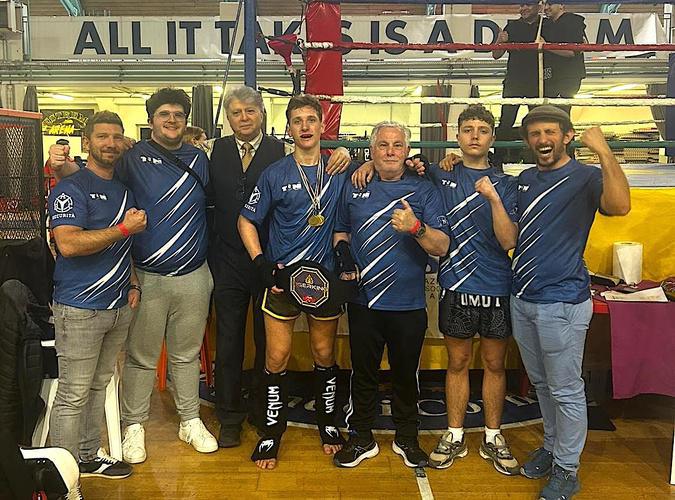 Louka Jug (Toni Sport Team POLI de Biguglia) : kick-boxing, K-1 et boxe anglaise, trois combats successifs, trois victoires… Louka Jug (Toni Sport Team POLI de Biguglia) : kick-boxing, K-1 et boxe anglaise, trois combats successifs, trois victoires…