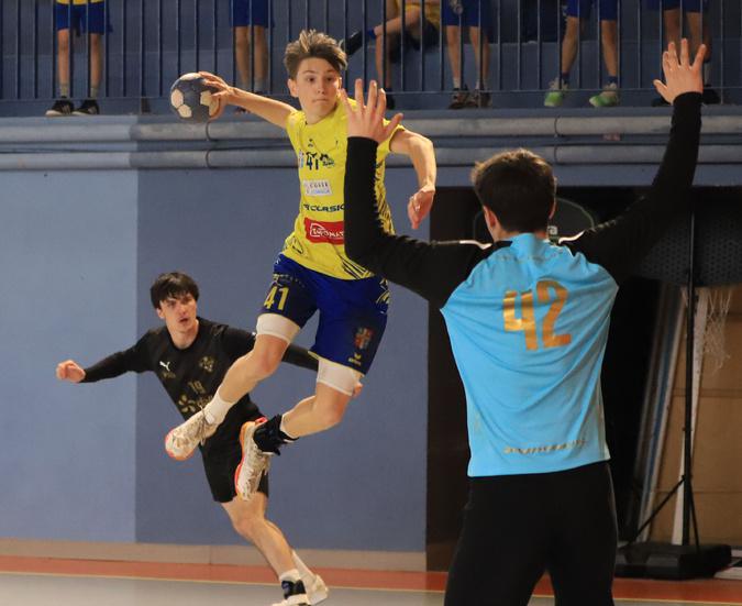 Handball N2 : Corte – Ile-Rousse se fait peur face à Frontignan (45-42) Handball N2 : Corte – Ile-Rousse se fait peur face à Frontignan (45-42)
