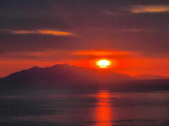 A màghjina - Alba di focu nant’à l’isula d’Elba