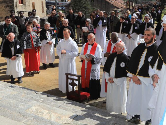 Vendredi saint : A Corte, le Christ est mis en croix !