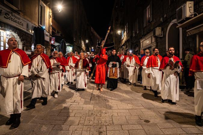 EN IMAGES - Revivez le Catenacciu de Sartène EN IMAGES - Revivez le Catenacciu de Sartène