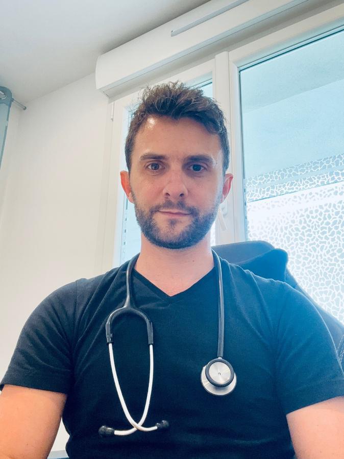 Matthew Piazza, le docteur corse au cœur de rocker, sort son premier album