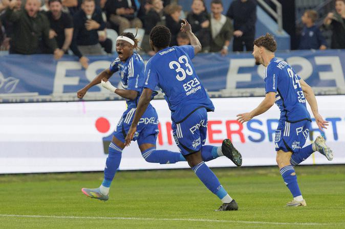 Ligue 2 - Le Sporting Club de Bastia assomme Saint-Étienne en 50 secondes (2 -0) et se relance Ligue 2 - Le Sporting Club de Bastia assomme Saint-Étienne en 50 secondes (2 -0) et se relance