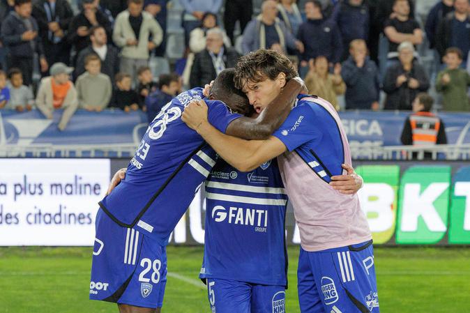 Réginald Ray (SC Bastia) après Saint-Étienne : « l’idée est de s’offrir une finale face au Mans ! » Réginald Ray (SC Bastia) après Saint-Étienne : « l’idée est de s’offrir une finale face au Mans ! »