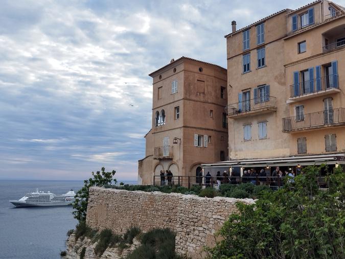 Bonifacio baptise sa place Marie-José Nat, hommage à l’enfant du pays devenue grande actrice
