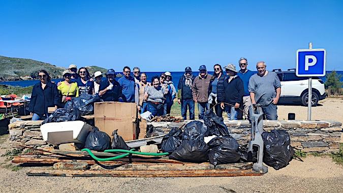 Grand nettoyage à Centuri : plus de 500 kg de déchets retirés sur la côte de l'ilot de Capense Grand nettoyage à Centuri : plus de 500 kg de déchets retirés sur la côte de l'ilot de Capense