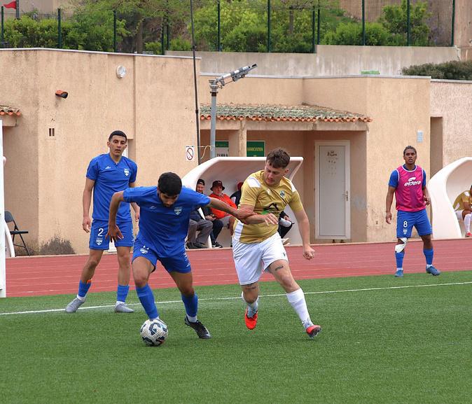 Football Grand Sud - La SVARR victorieuse avant le choc du 10 mai