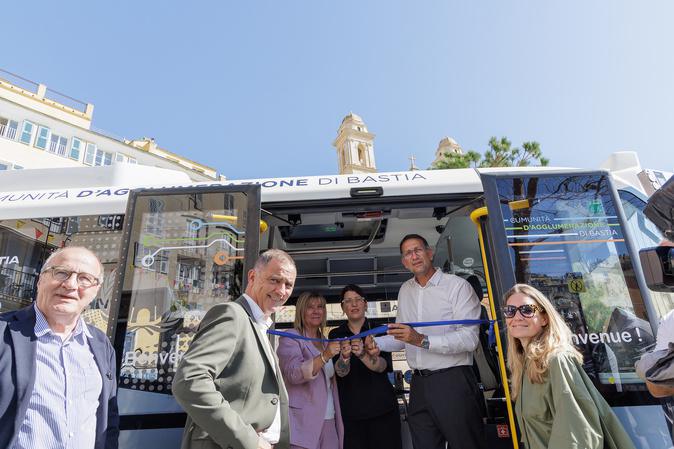 Bastia - La CAB inaugure deux nouveaux bus 100 % électriques Bastia - La CAB inaugure deux nouveaux bus 100 % électriques