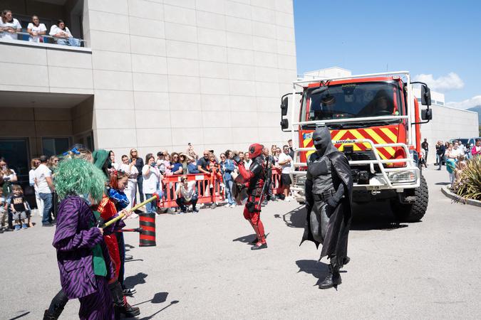 Des supers héros au grand coeur aux côtés des enfants à l'hôpital d'Ajaccio