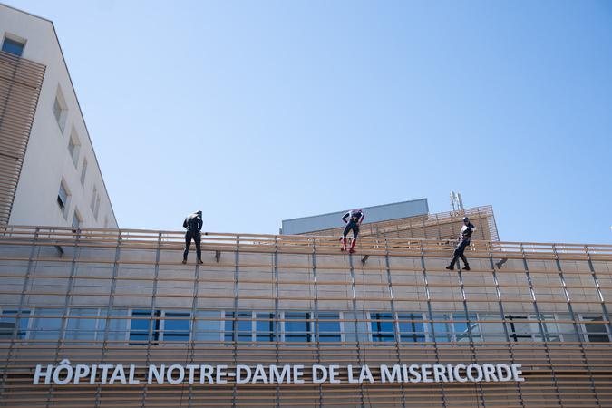 Des supers héros au grand coeur aux côtés des enfants à l'hôpital d'Ajaccio