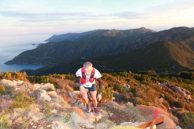 Le pari fou de Gilles Tarnier : 310 km en 72 heures pour relier le Cap Corse à Bonifacio Le pari fou de Gilles Tarnier : 310 km en 72 heures pour relier le Cap Corse à Bonifacio