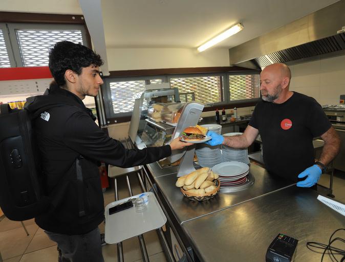 Corte - Au Crous, repas gratuit pour les boursiers, à un euro pour les autres Corte - Au Crous, repas gratuit pour les boursiers, à un euro pour les autres