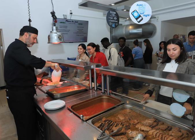 Corte - Au Crous, repas gratuit pour les boursiers, à un euro pour les autres