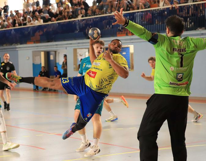 Handball N2 - Corte-Ile-Rousse renverse Guilherand-Granges (30-28) Handball N2 - Corte-Ile-Rousse renverse Guilherand-Granges (30-28)
