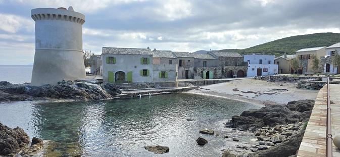 A màghjina - Tollare, induve u Capicorsu s’abbraccia cù u mare