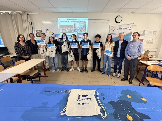 Un label eTwinning pour les élèves du collège Pascal-Paoli de L’Île-Rousse