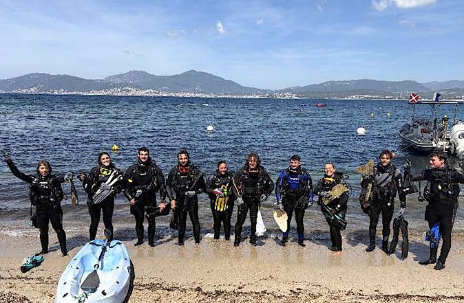 Porticcio : plus de 40 kg de déchets retirés du littoral lors de l’opération « Eco Dive x Clean Walk » Porticcio : plus de 40 kg de déchets retirés du littoral lors de l’opération « Eco Dive x Clean Walk »