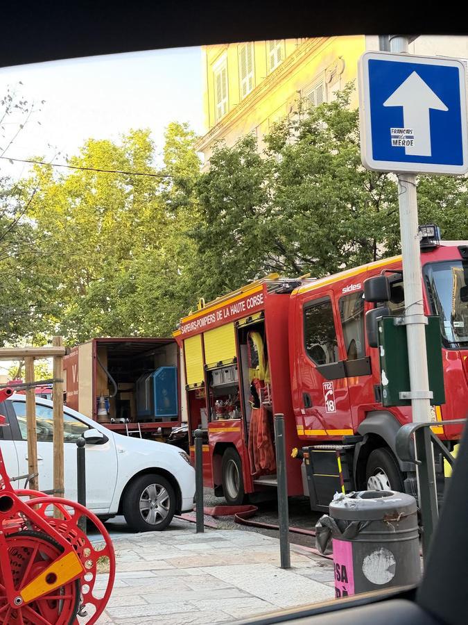 Bastia : incendie dans un café de la place Saint-Nicolas