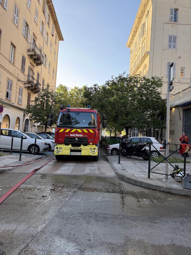 Bastia : incendie dans un café de la place Saint-Nicolas