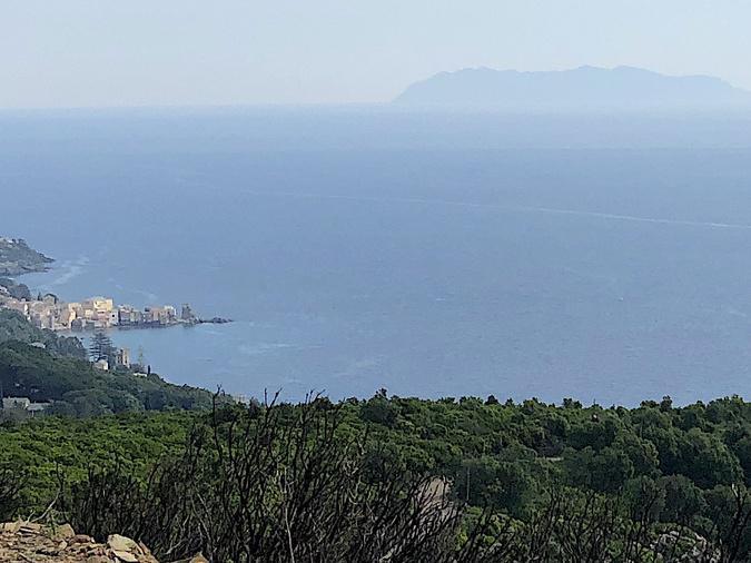 A màghjina - Erbalonga, a torra guarda l’Elba