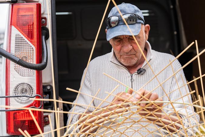 Sur le port d’Ajaccio, Michel Serreri tresse l’héritage des pêcheurs corses