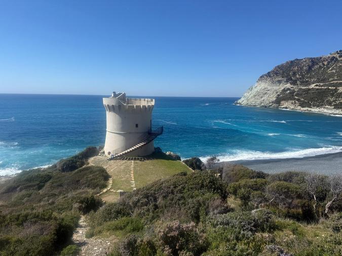 A màghjina - A Torra d'Albu, trà mare è machja