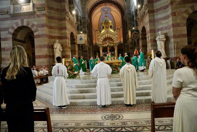 EN IMAGES - À Marseille, le cardinal Bustillo rassemble plusieurs centaines de fidèles en la Cathédrale de la Major EN IMAGES - À Marseille, le cardinal Bustillo rassemble plusieurs centaines de fidèles en la Cathédrale de la Major