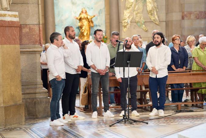 EN IMAGES - À Marseille, le cardinal Bustillo rassemble plusieurs centaines de fidèles en la Cathédrale de la Major EN IMAGES - À Marseille, le cardinal Bustillo rassemble plusieurs centaines de fidèles en la Cathédrale de la Major
