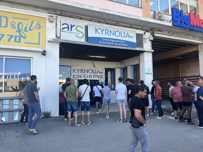 Kyrnolia : les grévistes sollicitent le soutien de la mairie d'Ajaccio dans le conflit autour d'un délégué syndical Kyrnolia : les grévistes sollicitent le soutien de la mairie d'Ajaccio dans le conflit autour d'un délégué syndical