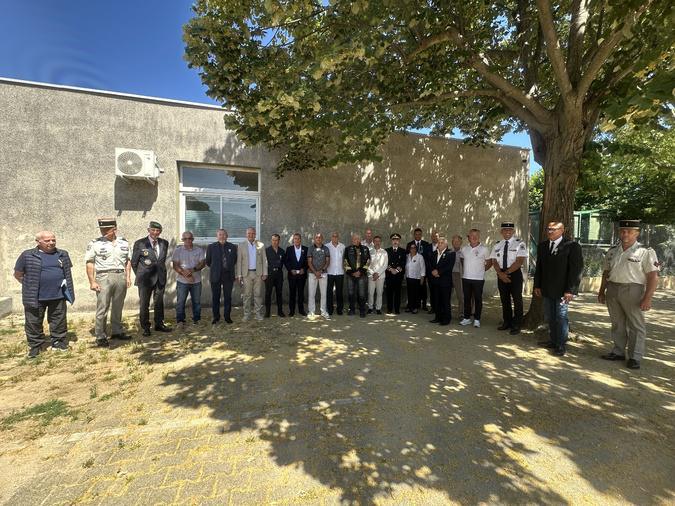 Au collège de Folelli, 19 anciens militaires décorés de la croix du combattant Au collège de Folelli, 19 anciens militaires décorés de la croix du combattant