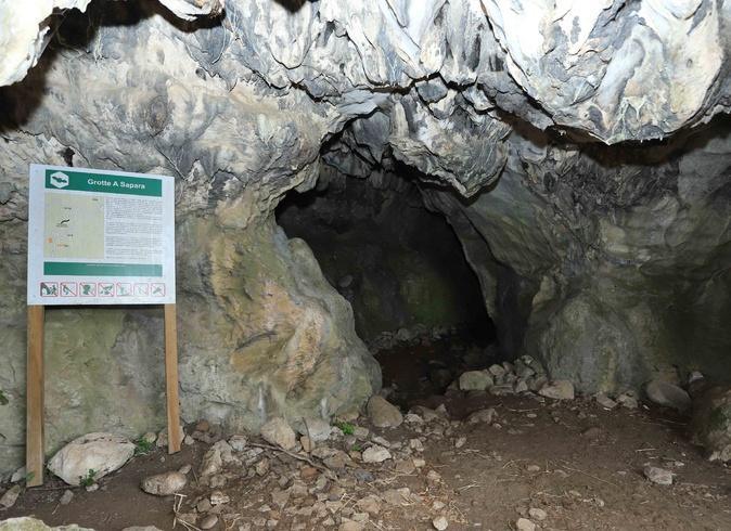 Castiglione maintient la légende de sa grotte, A Sapara ! Castiglione maintient la légende de sa grotte, A Sapara !