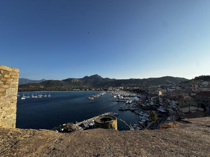A màghjina - U soffiu turchinu di Calvi